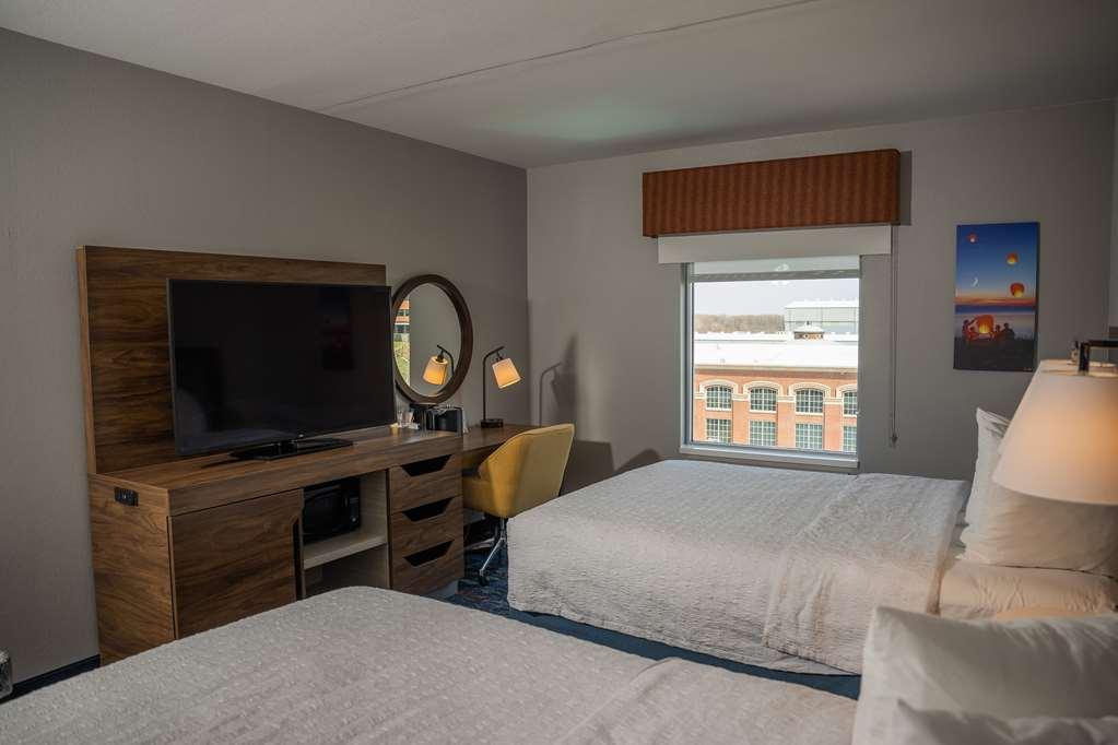 Hampton Inn & Suites Erie Bayfront Quarto foto